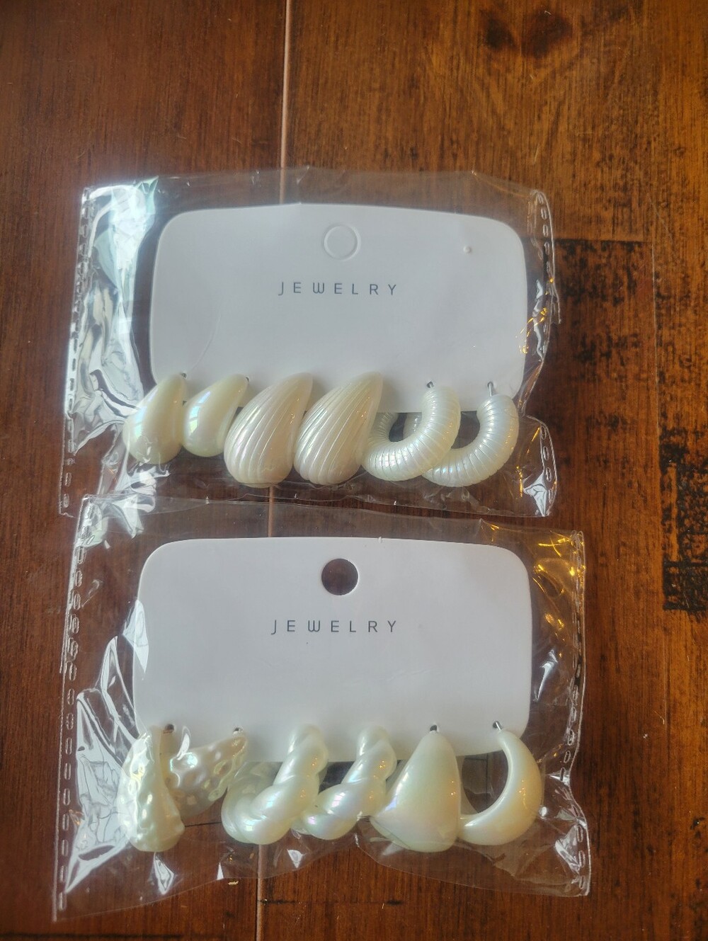 NWT Set of 2 Pearl White Shell Hoop Earrings Pack